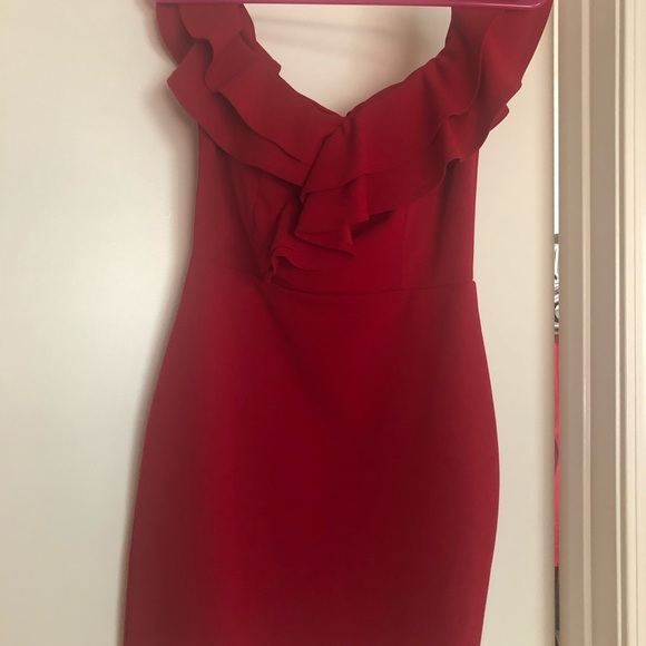 Red dress - Picture 2 of 2